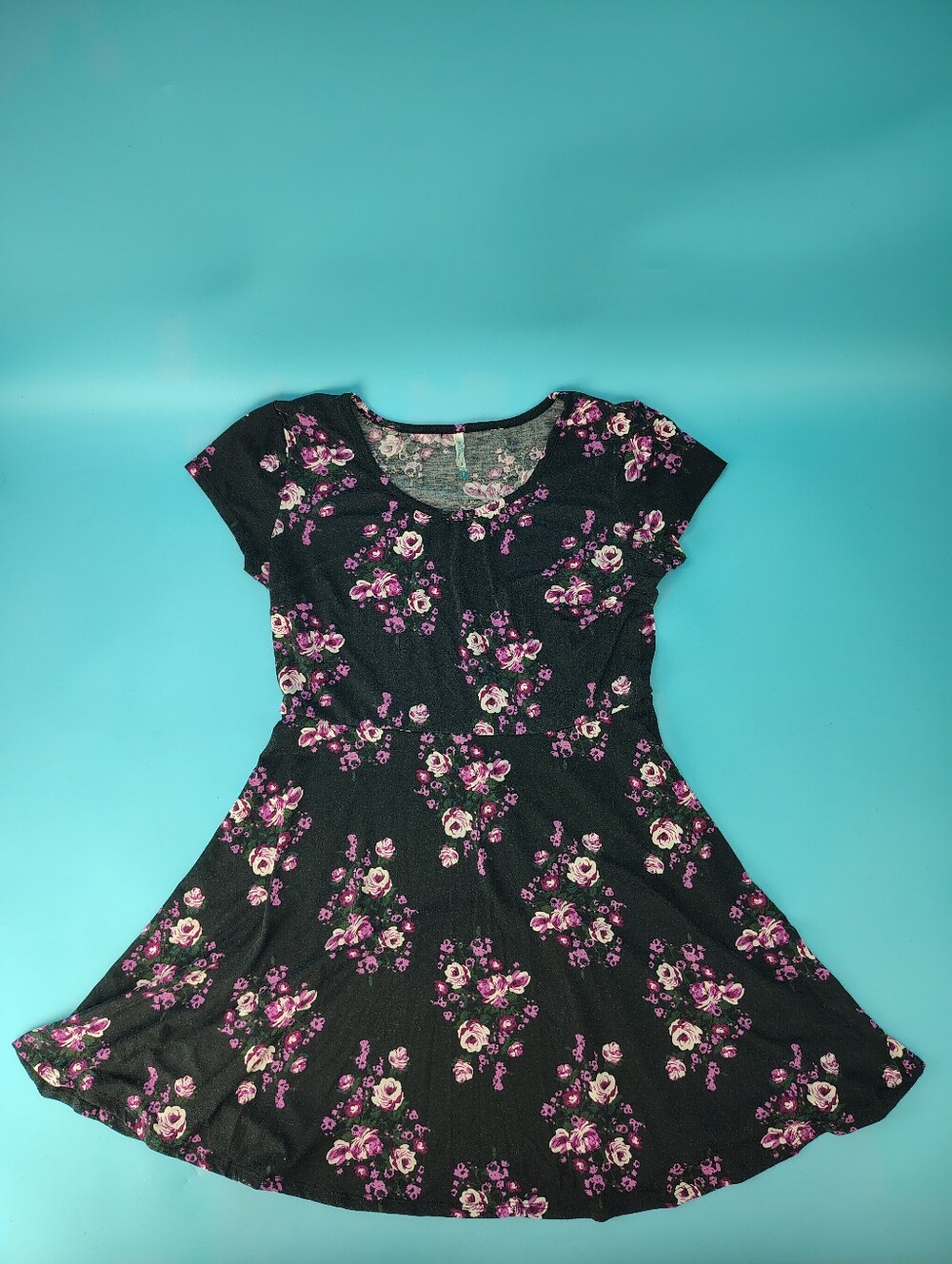 Wallflower Womens Junior Size L Short Sleeve Skater Dress Floral Black Pink GUC